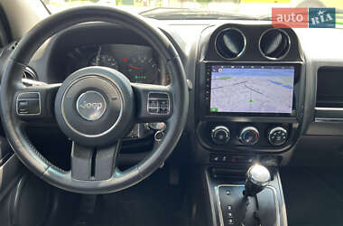 Позашляховик / Кросовер Jeep Compass 2012 в 