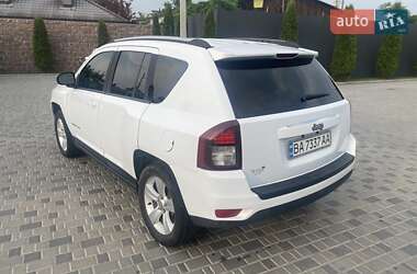 Внедорожник / Кроссовер Jeep Compass 2015 в 