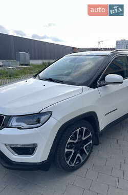 Внедорожник / Кроссовер Jeep Compass 2018 в 