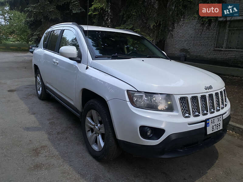 Внедорожник / Кроссовер Jeep Compass 2013 в 