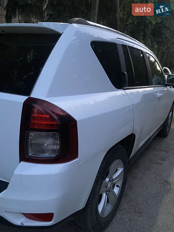 Позашляховик / Кросовер Jeep Compass 2013 в Солоному