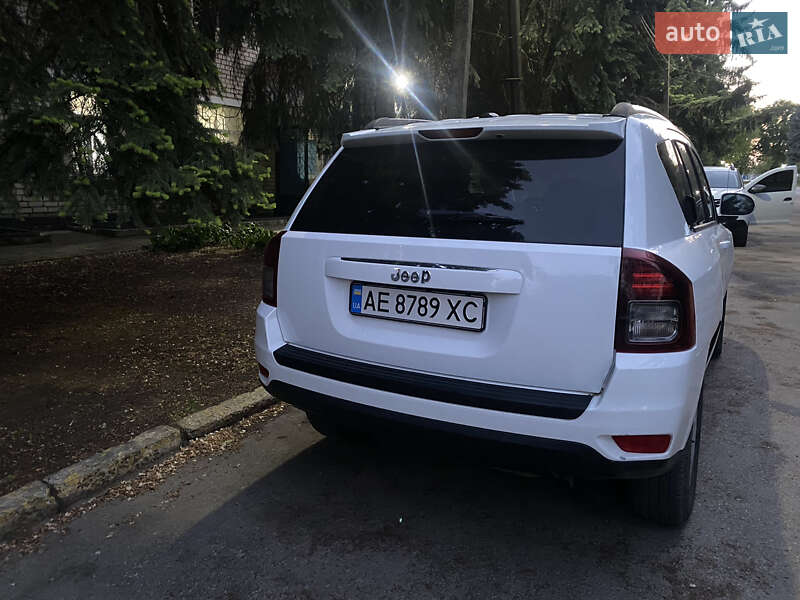 Позашляховик / Кросовер Jeep Compass 2013 в Солоному