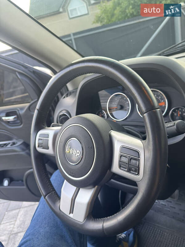 Внедорожник / Кроссовер Jeep Compass 2014 в Тернополе