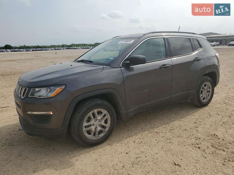 Внедорожник / Кроссовер Jeep Compass 2019 в 