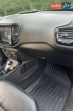 Внедорожник / Кроссовер Jeep Compass 2019 в 