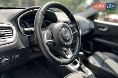 Внедорожник / Кроссовер Jeep Compass 2018 в 
