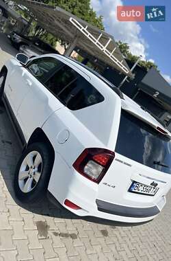 Внедорожник / Кроссовер Jeep Compass 2014 в 