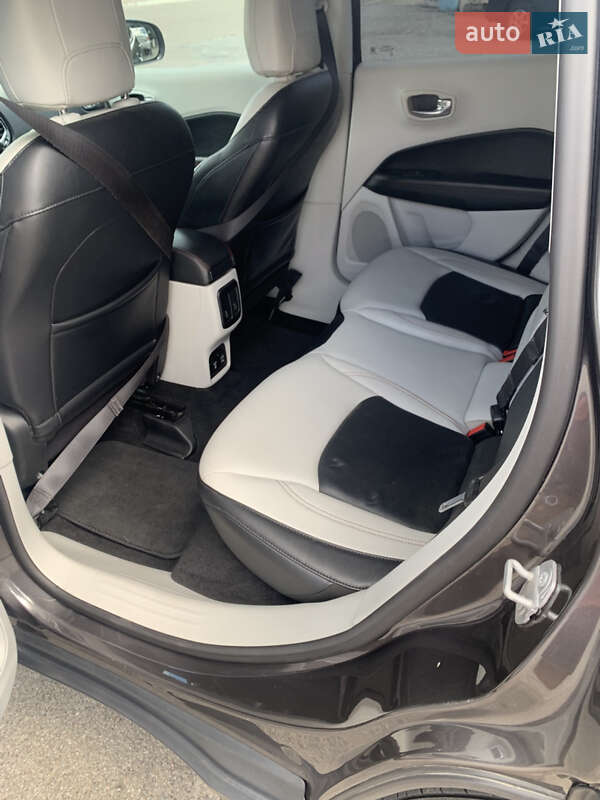Внедорожник / Кроссовер Jeep Compass 2017 в Березане