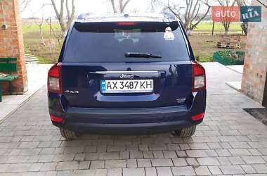 Внедорожник / Кроссовер Jeep Compass 2015 в 