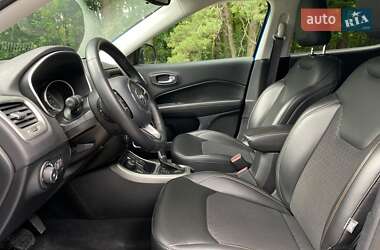 Внедорожник / Кроссовер Jeep Compass 2018 в 