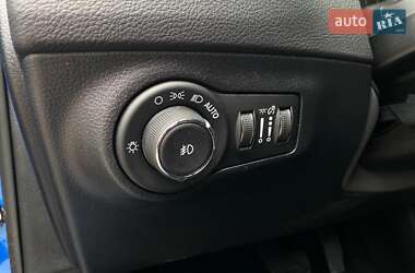 Внедорожник / Кроссовер Jeep Compass 2018 в 