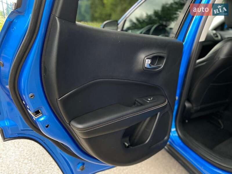 Внедорожник / Кроссовер Jeep Compass 2018 в Киеве