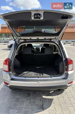 Позашляховик / Кросовер Jeep Compass 2014 в 
