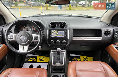 Позашляховик / Кросовер Jeep Compass 2013 в 