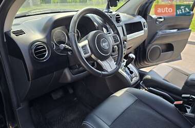 Внедорожник / Кроссовер Jeep Compass 2015 в 