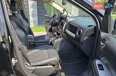 Внедорожник / Кроссовер Jeep Compass 2015 в 