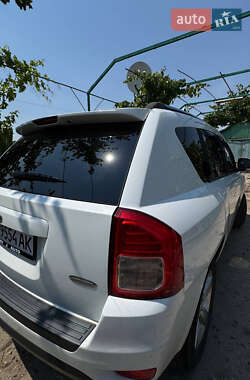 Внедорожник / Кроссовер Jeep Compass 2011 в 