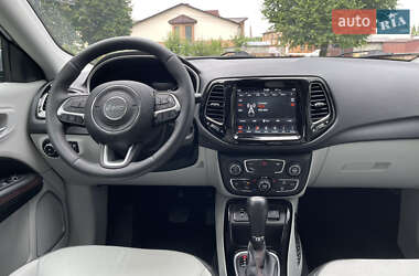 Внедорожник / Кроссовер Jeep Compass 2018 в 