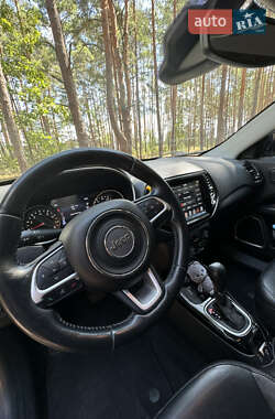 Внедорожник / Кроссовер Jeep Compass 2018 в 