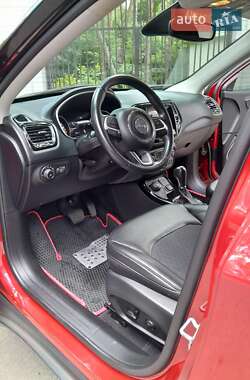 Внедорожник / Кроссовер Jeep Compass 2018 в 