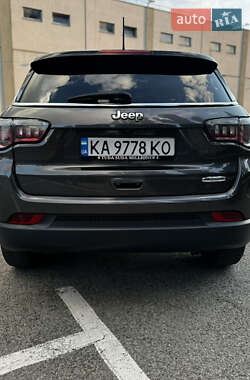 Внедорожник / Кроссовер Jeep Compass 2017 в 