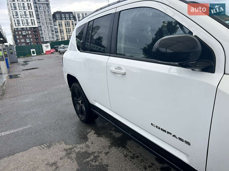 Внедорожник / Кроссовер Jeep Compass 2015 в Киеве