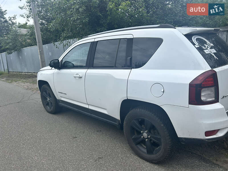 Внедорожник / Кроссовер Jeep Compass 2015 в Киеве