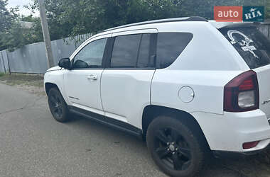 Внедорожник / Кроссовер Jeep Compass 2015 в 