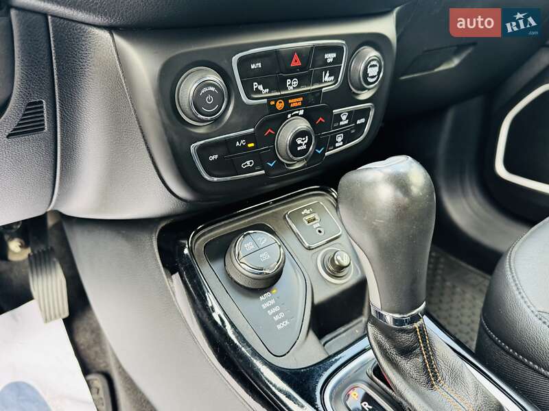Внедорожник / Кроссовер Jeep Compass 2019 в Киеве