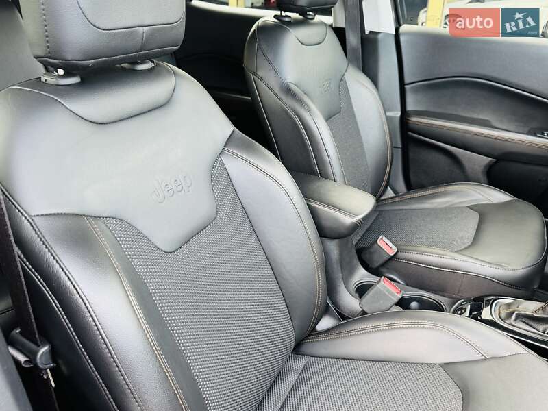 Внедорожник / Кроссовер Jeep Compass 2019 в Киеве