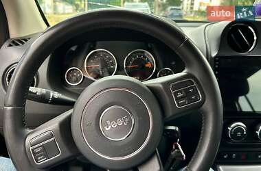 Внедорожник / Кроссовер Jeep Compass 2014 в 