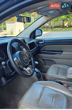 Внедорожник / Кроссовер Jeep Compass 2012 в 