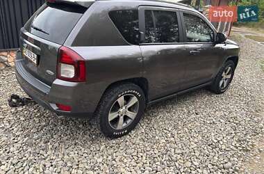 Внедорожник / Кроссовер Jeep Compass 2015 в 