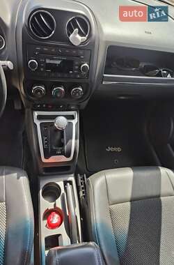 Внедорожник / Кроссовер Jeep Compass 2016 в 