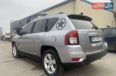 Внедорожник / Кроссовер Jeep Compass 2015 в 