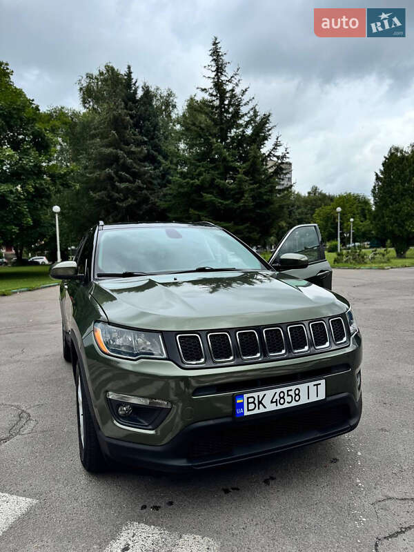 Позашляховик / Кросовер Jeep Compass 2019 в 
