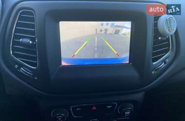Внедорожник / Кроссовер Jeep Compass 2018 в 