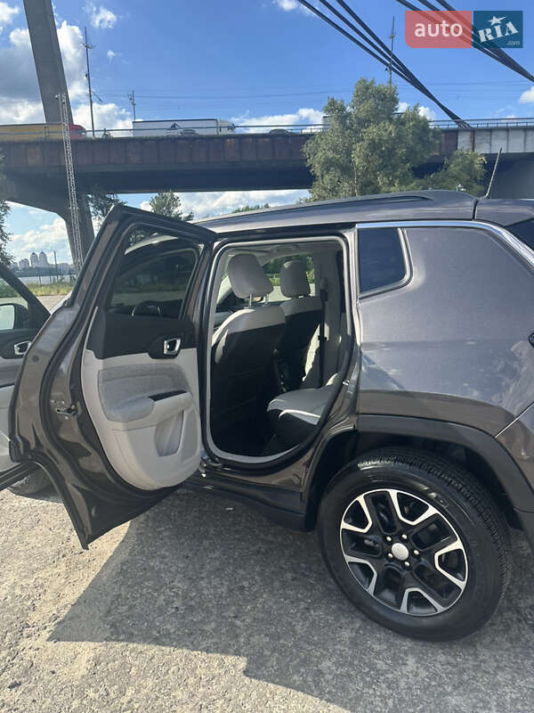 Внедорожник / Кроссовер Jeep Compass 2021 в Киеве