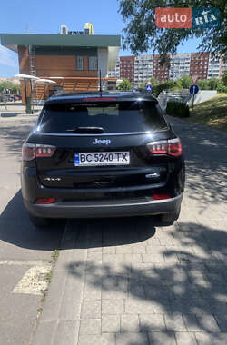 Внедорожник / Кроссовер Jeep Compass 2018 в 