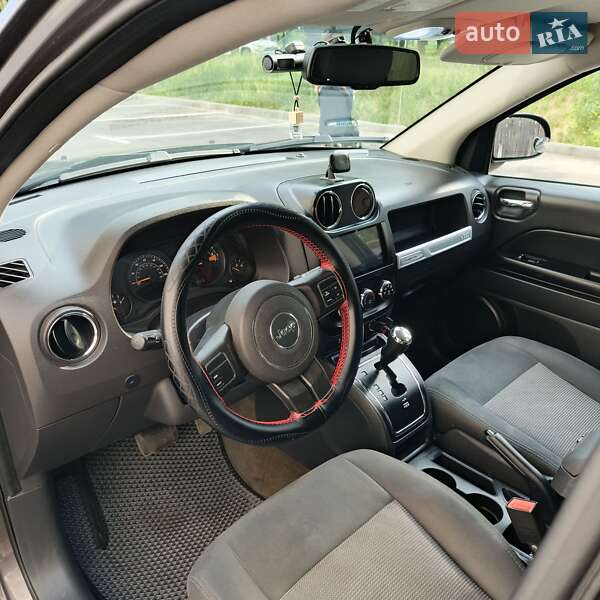 Внедорожник / Кроссовер Jeep Compass 2016 в Вишневом