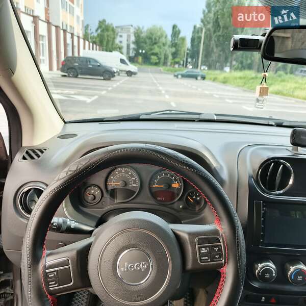 Позашляховик / Кросовер Jeep Compass 2016 в Вишневому фото 5 Позашляховик / Кросовер Jeep Compass 2016 в Вишневому