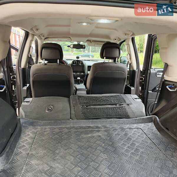 Позашляховик / Кросовер Jeep Compass 2016 в Вишневому фото 17 Позашляховик / Кросовер Jeep Compass 2016 в Вишневому