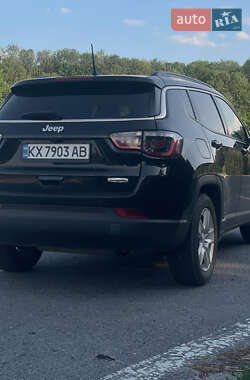Позашляховик / Кросовер Jeep Compass 2022 в 