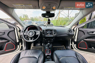 Внедорожник / Кроссовер Jeep Compass 2017 в 