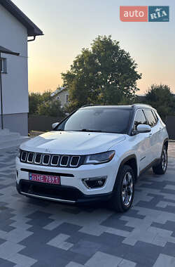 Внедорожник / Кроссовер Jeep Compass 2018 в 