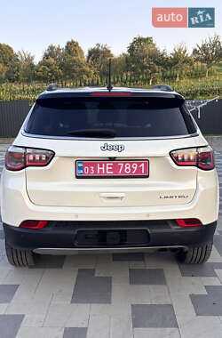 Внедорожник / Кроссовер Jeep Compass 2018 в 