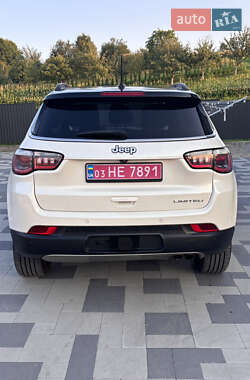 Внедорожник / Кроссовер Jeep Compass 2018 в 