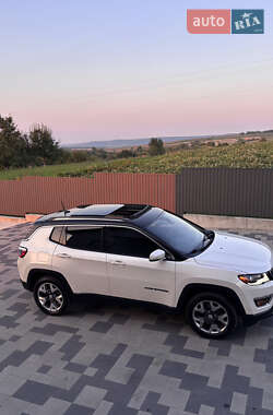 Внедорожник / Кроссовер Jeep Compass 2018 в 