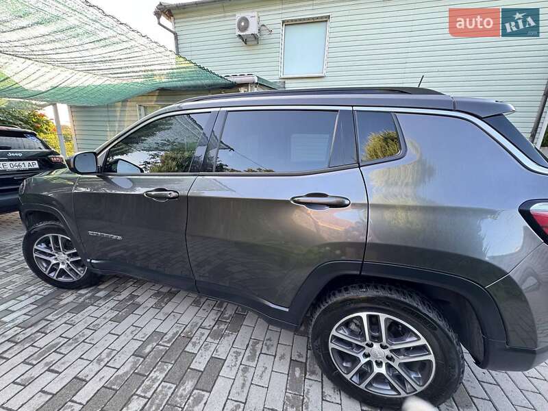 Внедорожник / Кроссовер Jeep Compass 2017 в Терновке
