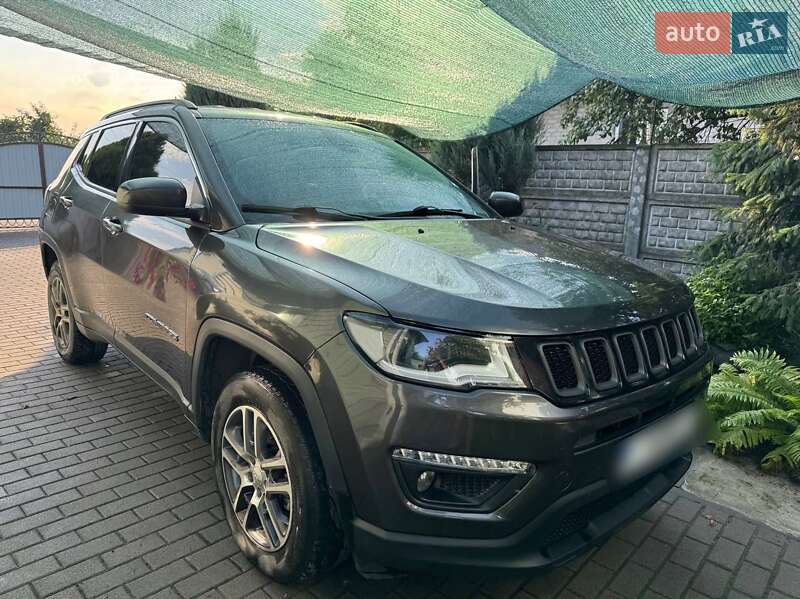 Внедорожник / Кроссовер Jeep Compass 2017 в Терновке